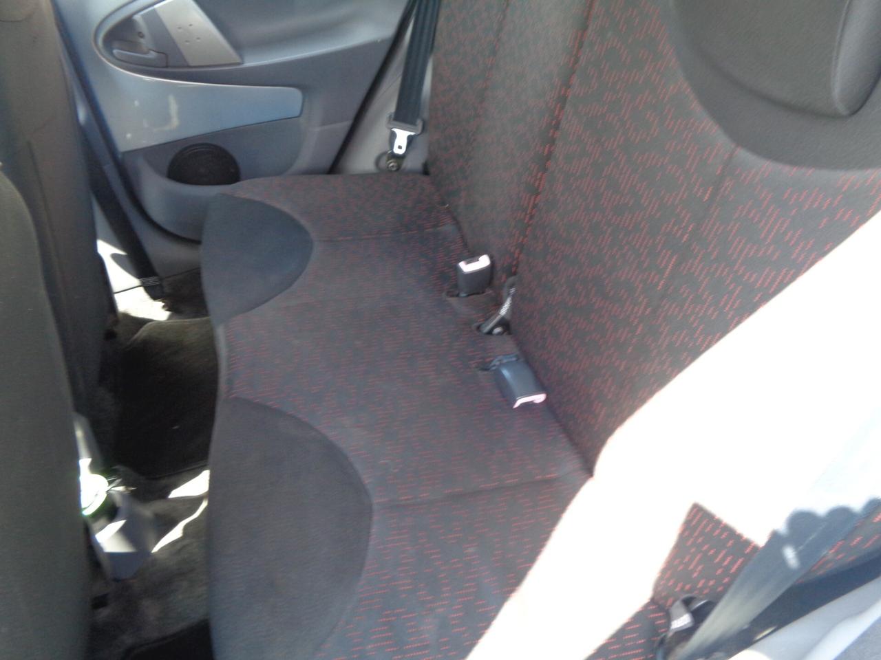 Toyota Aygo 1.0 12V VVT-i 5 porte Sol