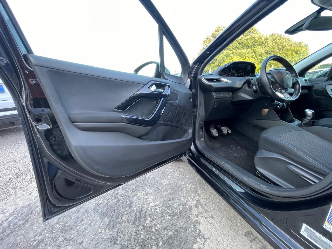 Peugeot 208 Signature 1.2 PureTech 82cv