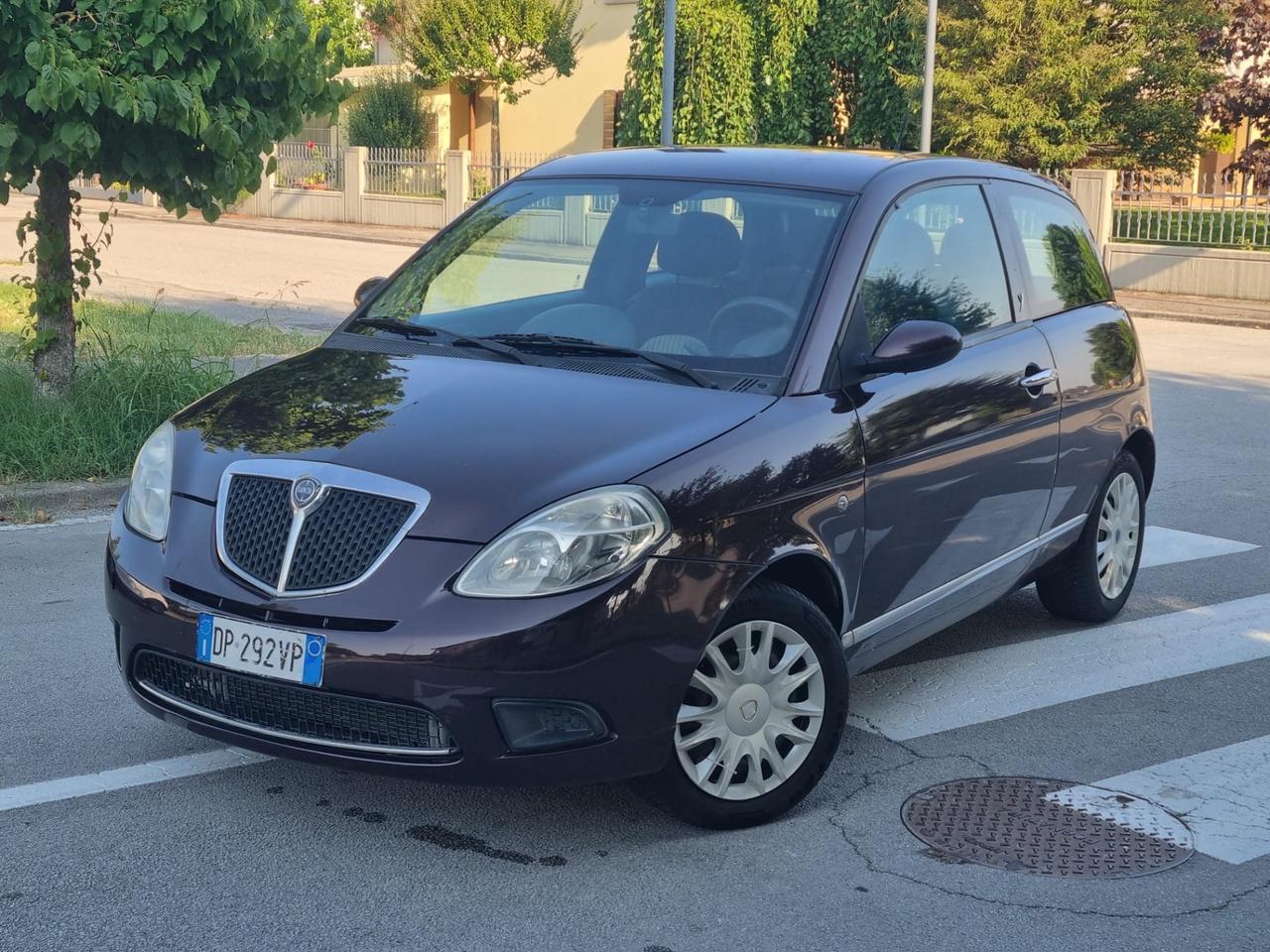 Lancia Ypsilon 1.2 Argento