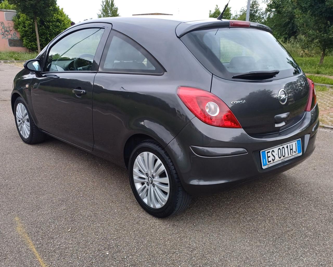 Opel Corsa 1.2 85CV 3 porte GPL-TECH b-color