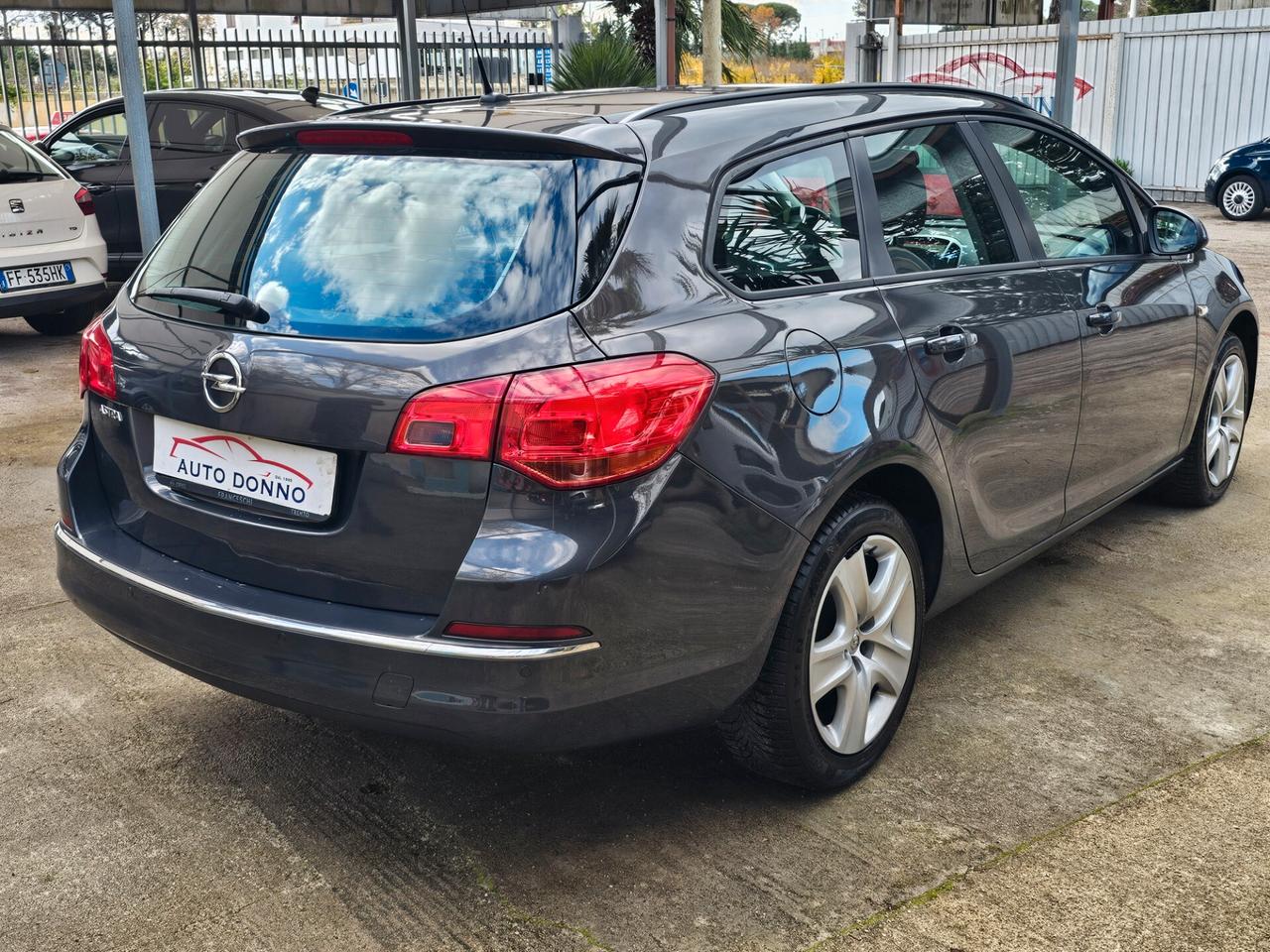 Opel Astra 1.4 Sports Tourer GPL Tech Elective