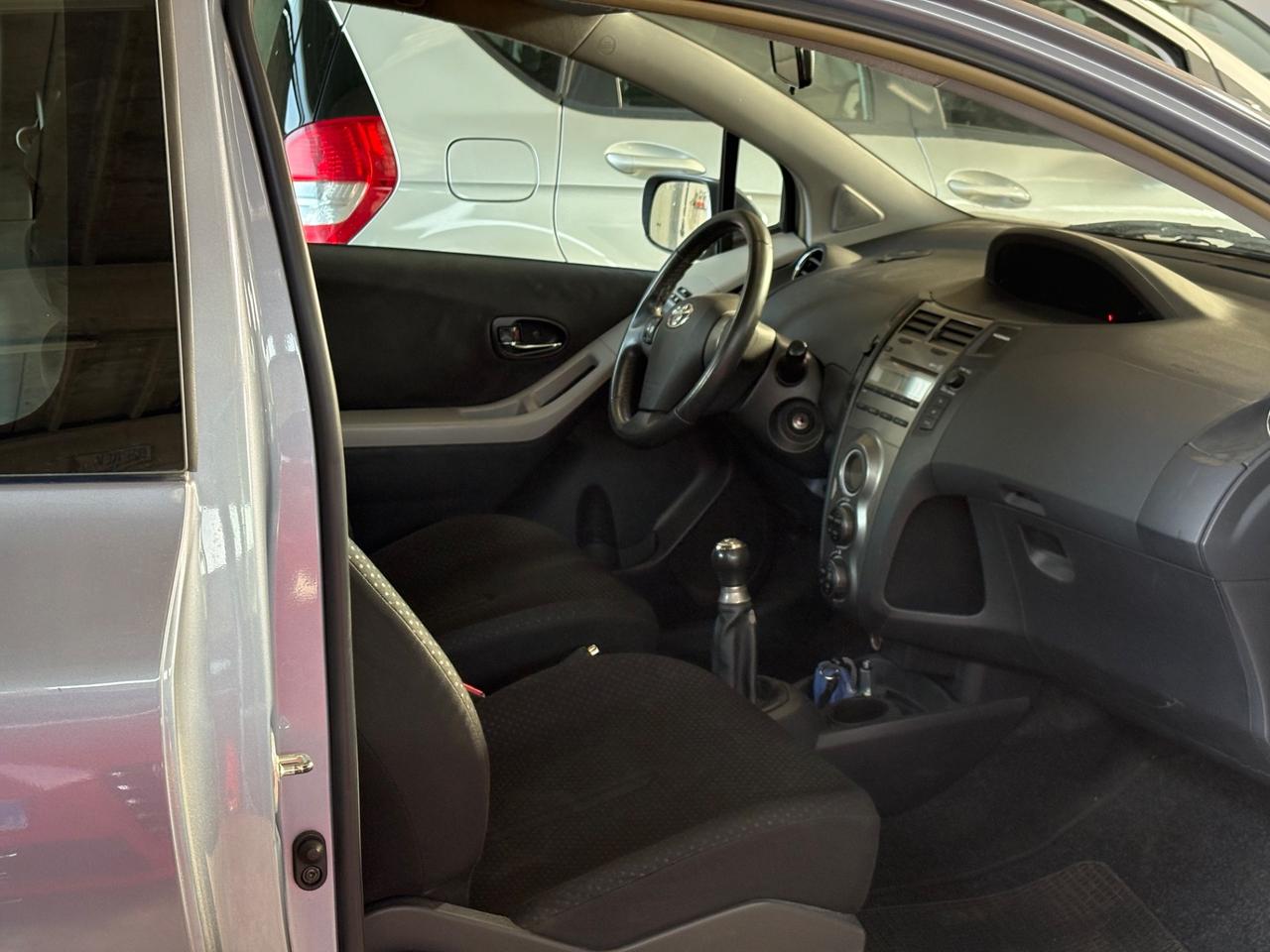 Toyota Yaris 1.0 5 porte Sol GPL