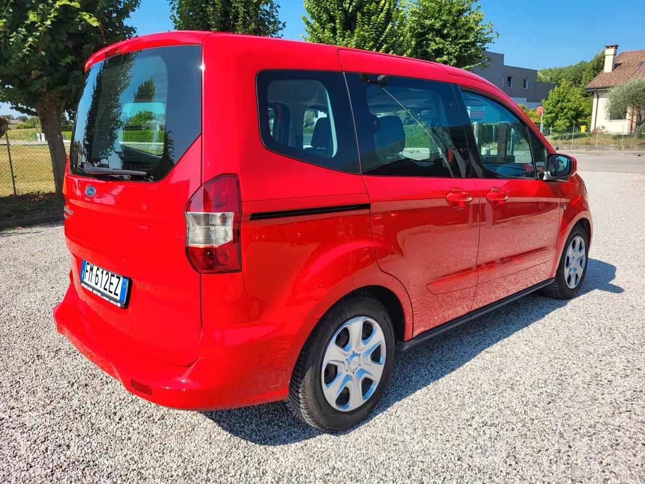 Ford Tourneo Courier 1.5 TDCI 75 CV Sport