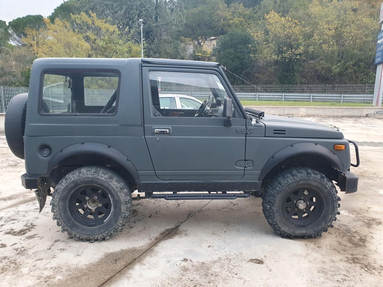 Suzuki SJ 413 SJ413 Berlina TA Autocarro