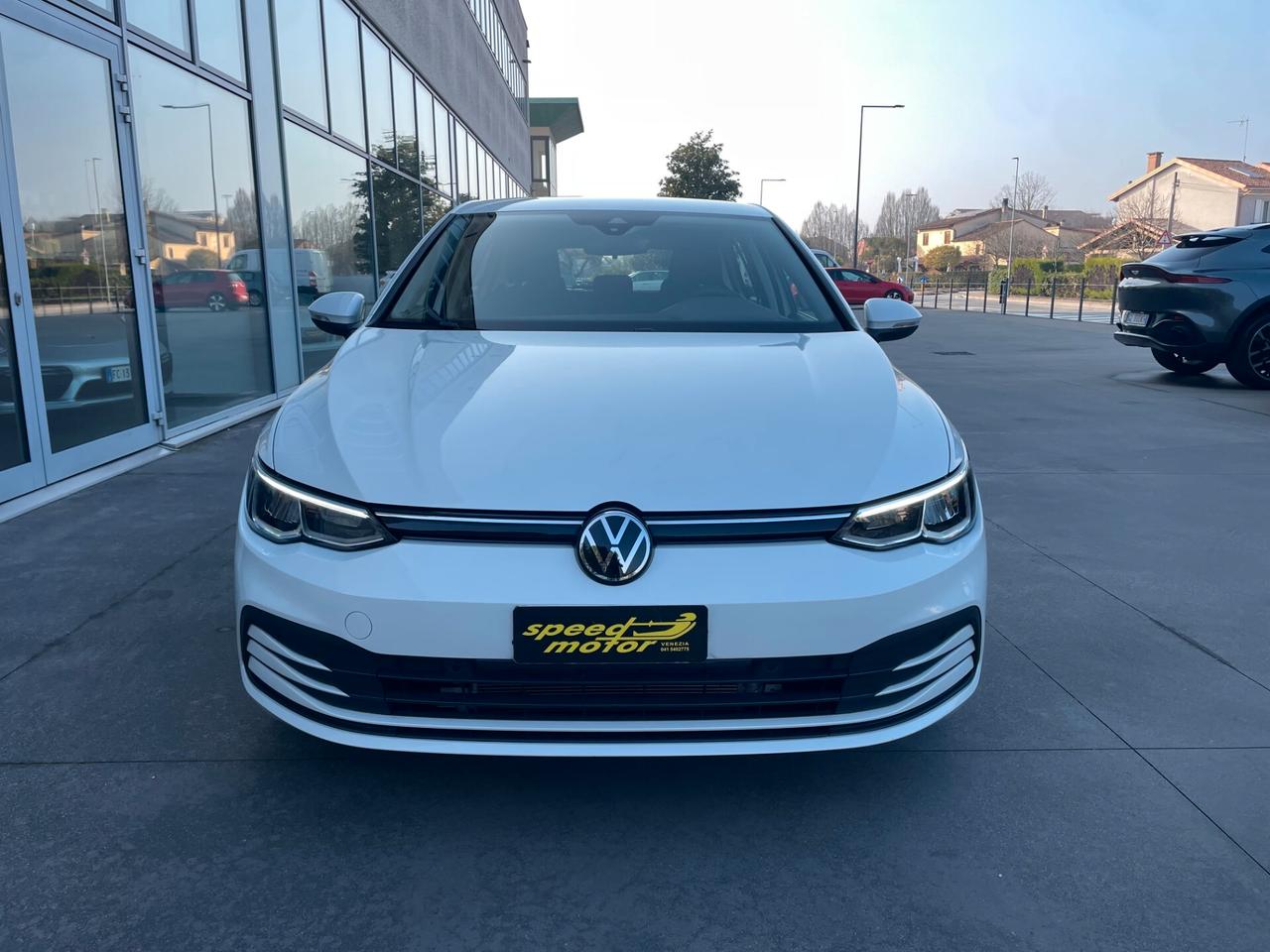 Volkswagen Golf 2.0 TDI 150 CV DSG SCR Style con solo 11.000 km