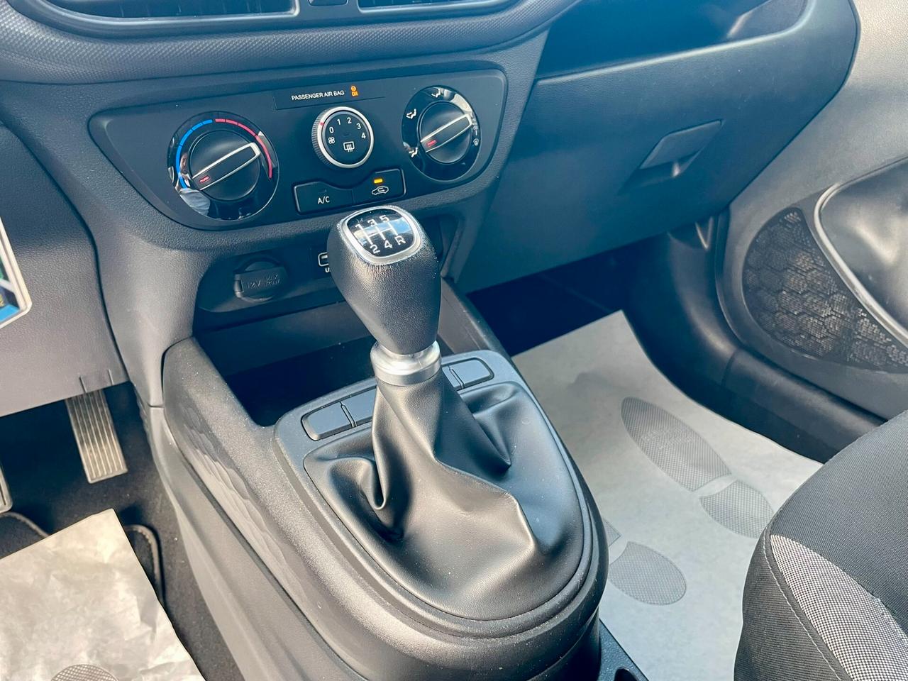 Hyundai i10 1.0 MPI Tech