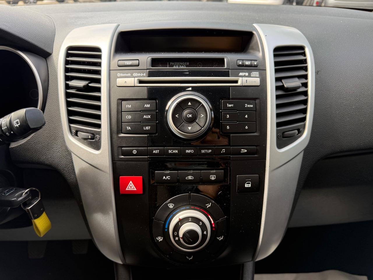 Kia Venga 1.4 CRDi 90CV - Neopatentati