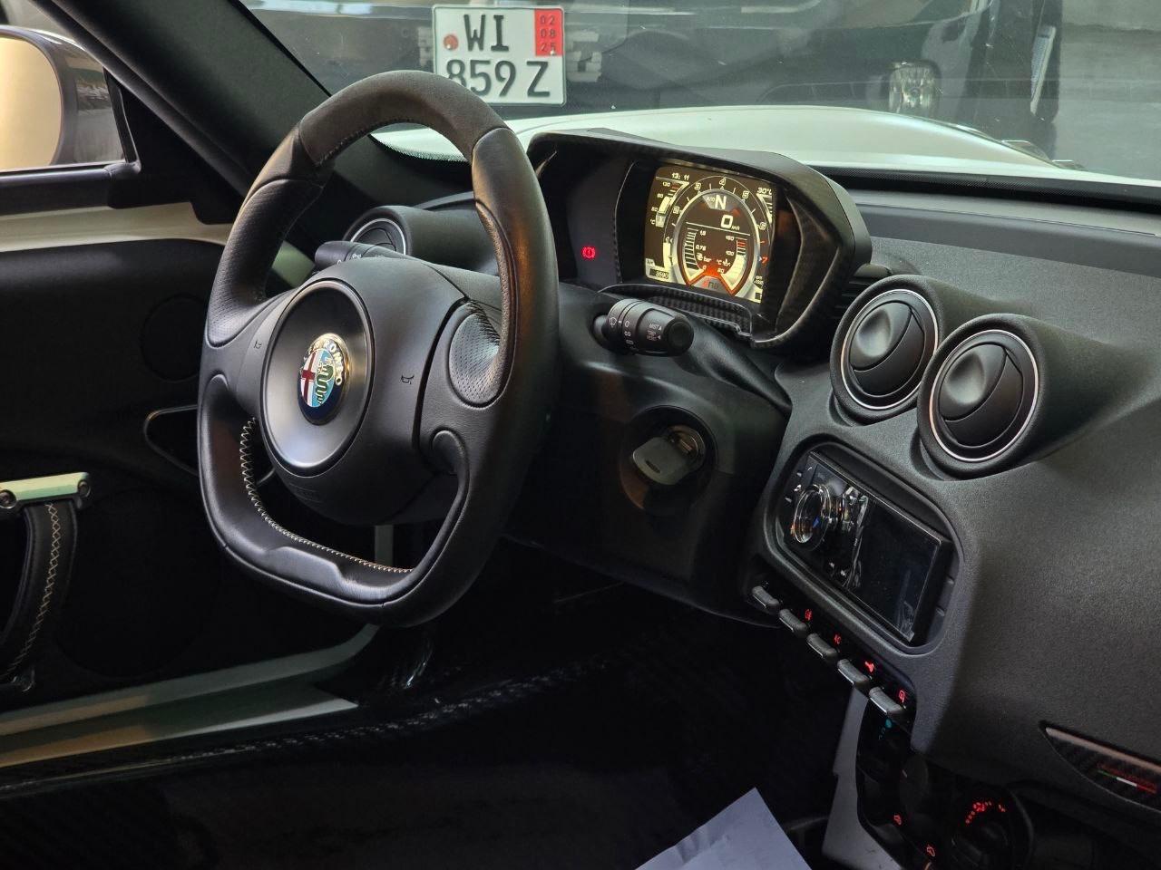 Alfa Romeo 4C Launch Edition (72/500) 3.600km