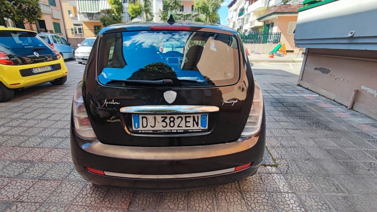 Lancia Ypsilon 1.3 MJT