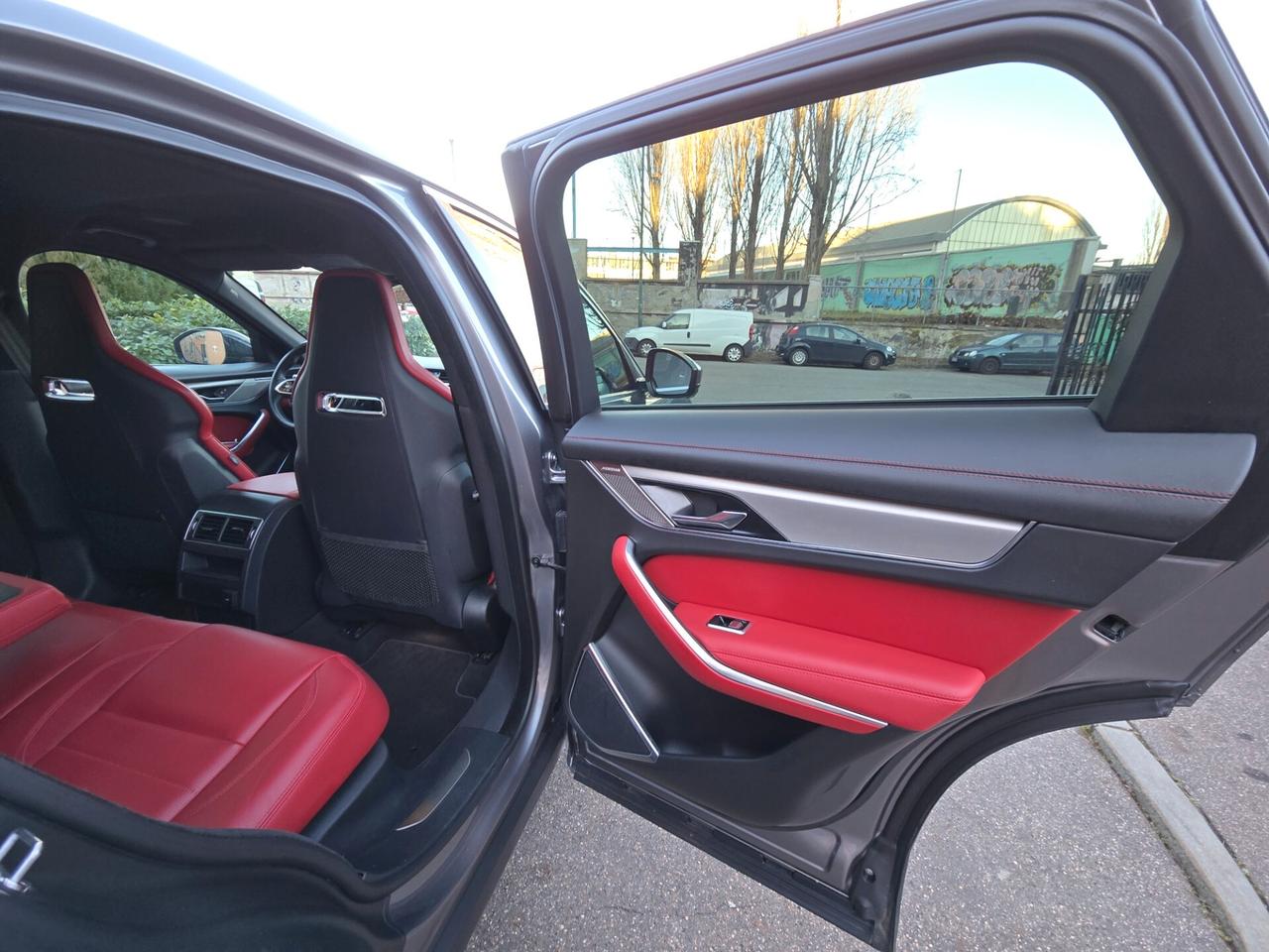 Jaguar F-Pace 2.0 D 204 CV AWD aut. R-Dynamic SE