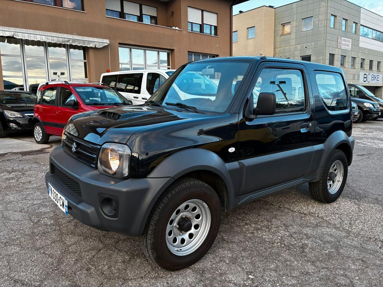 SUZUKI JIMNY 4WD 1.3i 85CV - GANCIO TRAINO
