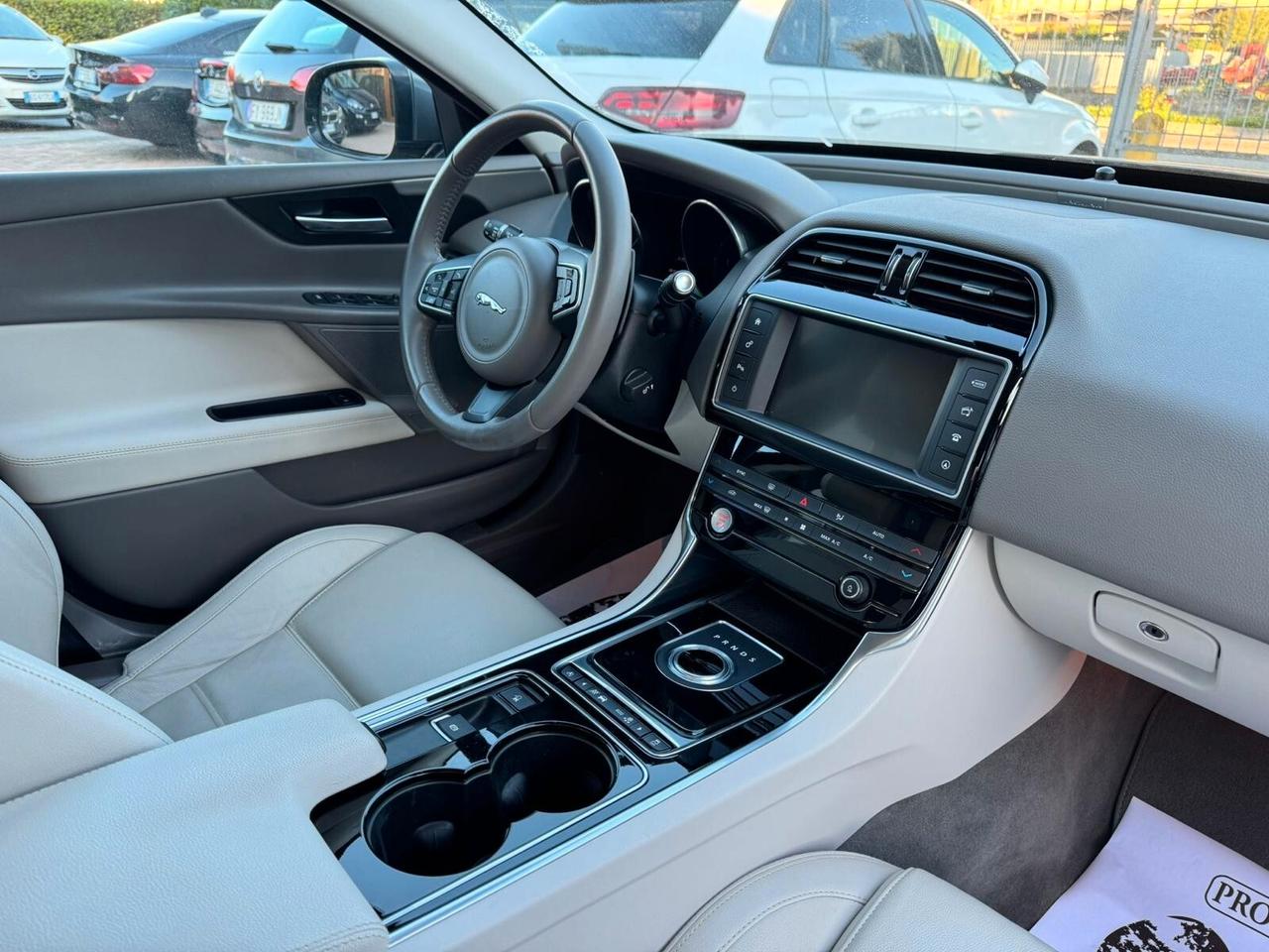 Jaguar XE 2.0 D Turbo aut. Portfolio