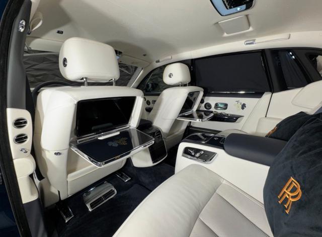 ROLLS-ROYCE Phantom SWB "ONE OF ONE W12 414KW (563HP)