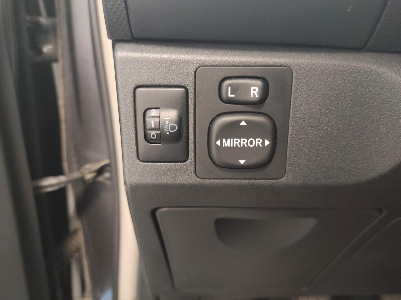 Toyota Yaris 1.3 5 porte Navi