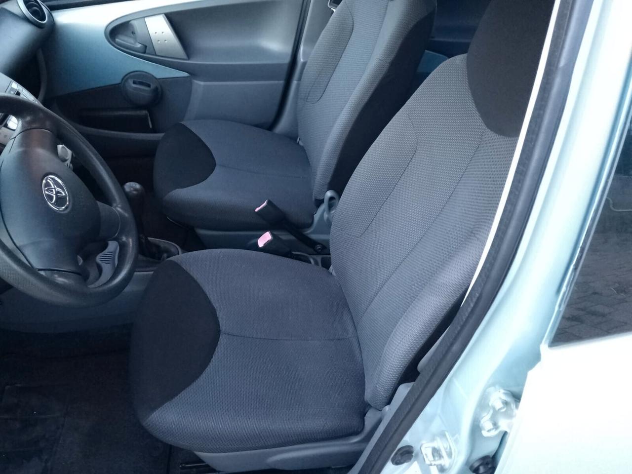 Toyota Aygo 1.0 12V VVT-i 5 porte Sol