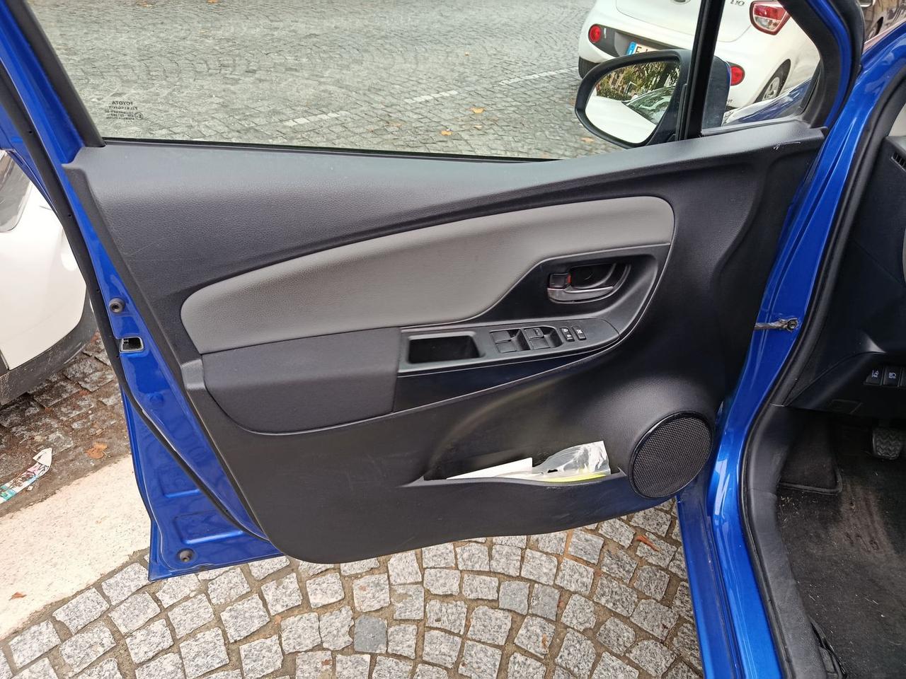 Toyota Yaris Active 1.0 VVT-i #7550