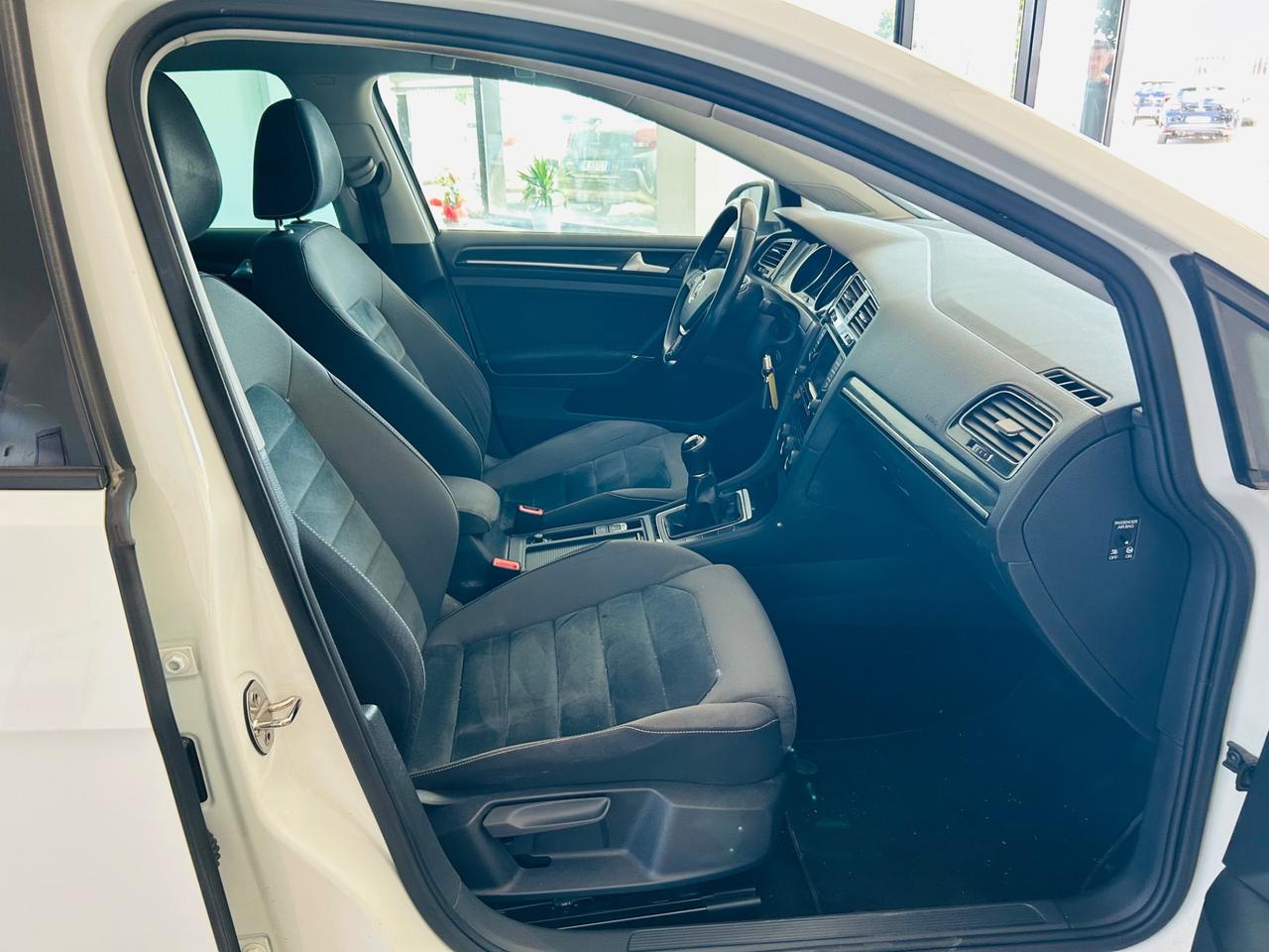 Volkswagen Golf BUSINESS 1.6 TDI 5P HIGHLINE BLUEMOTION TECHNOLOGY