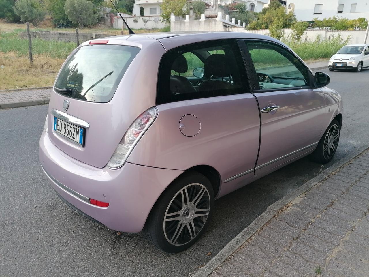 Lancia Ypsilon 1.2 60cv Platino Tetto Apribile