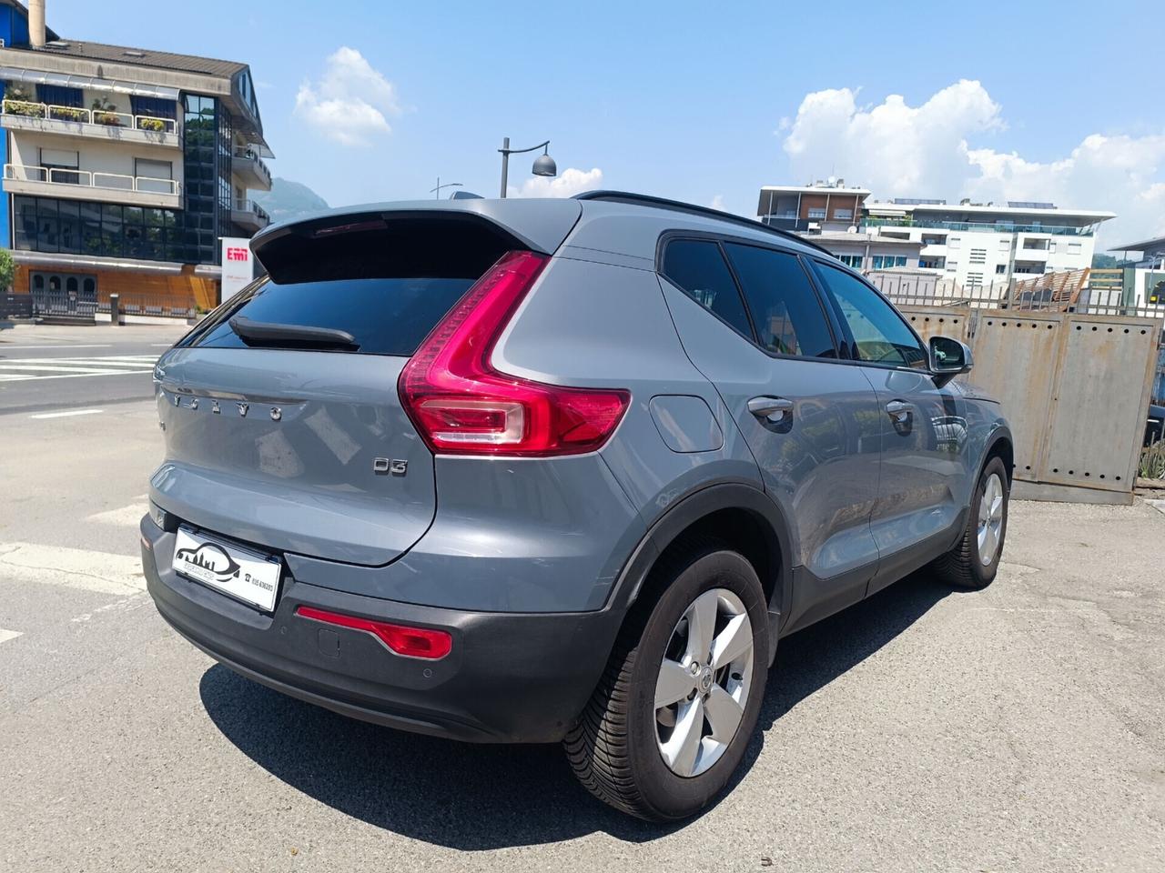 Volvo XC40 D3 Momentum Pro AUTOM. RETROCAMERA NAVI