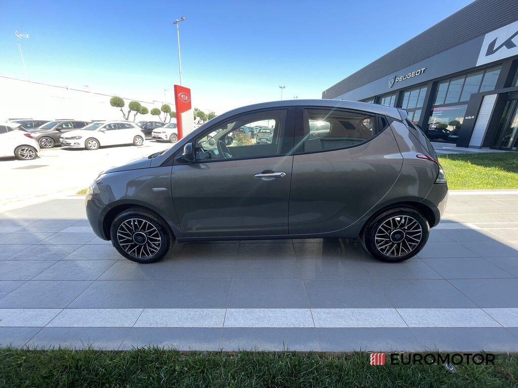 Lancia Ypsilon 1.0 FireFly Hybrid Platino