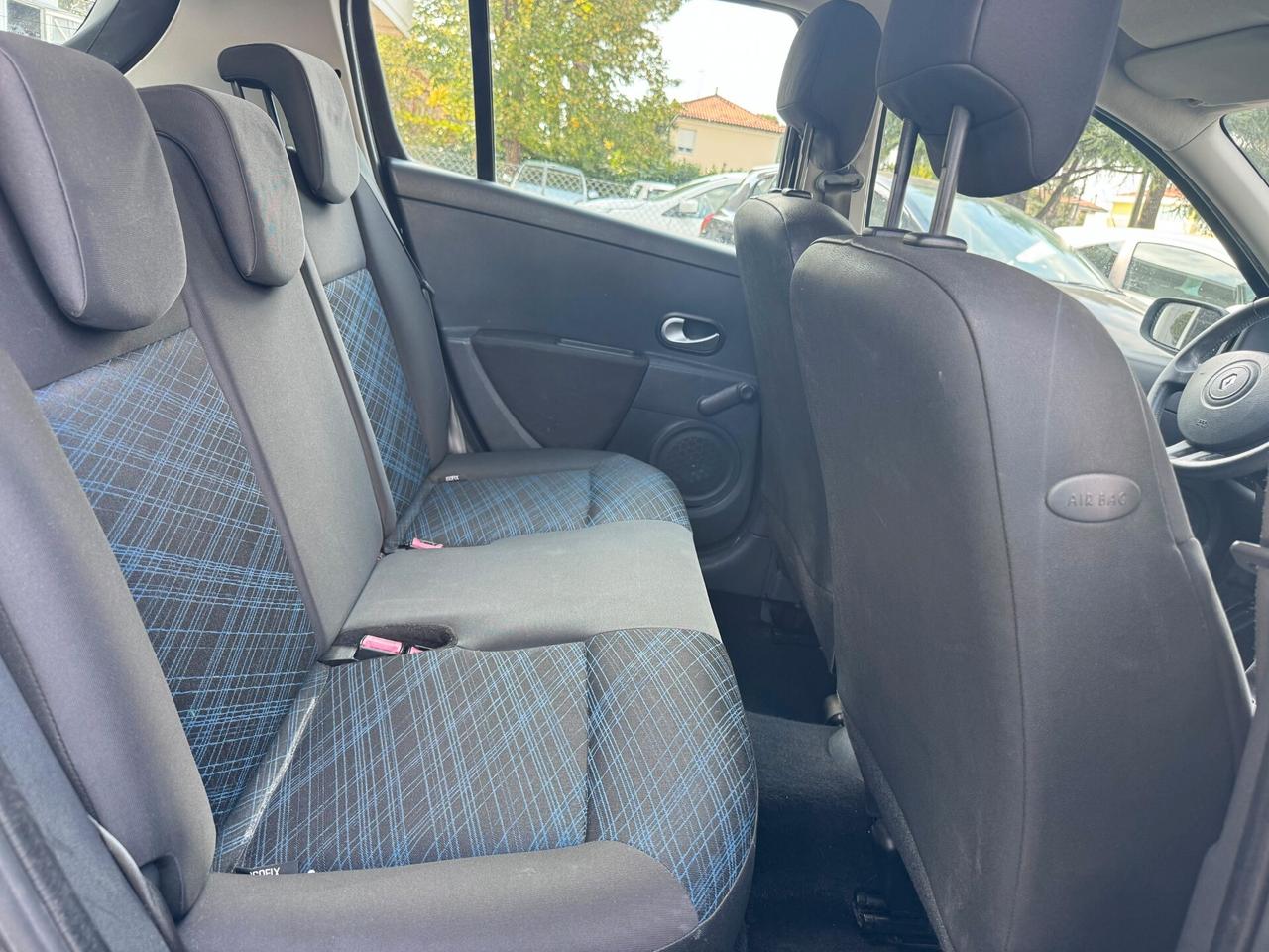 Renault Clio 1.2 16V 5 porte Le Iene