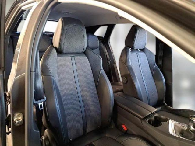 PEUGEOT 3008 BlueHDi 130 S&S Allure