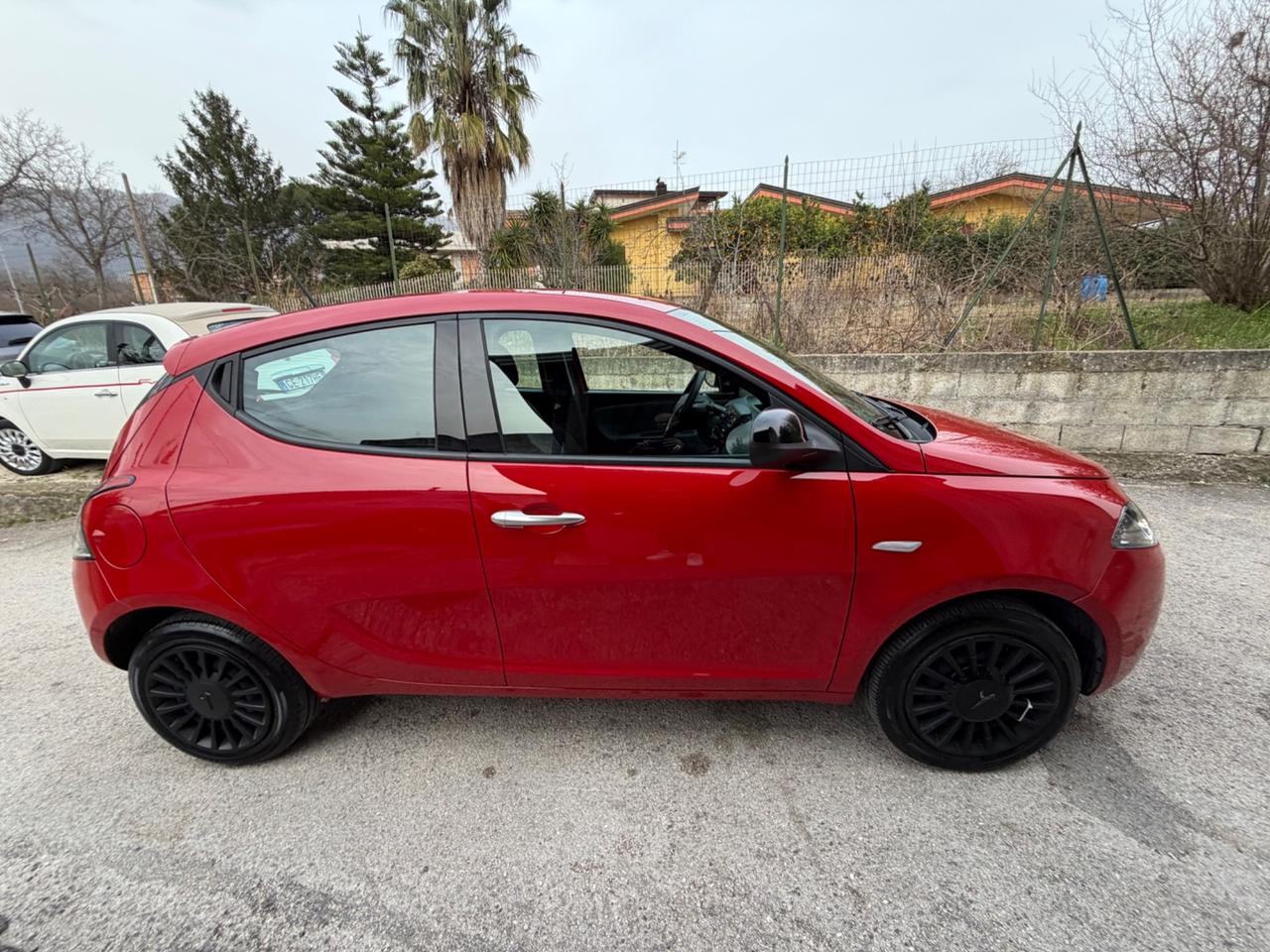 Lancia Ypsilon 1.0 FireFly 5 porte S&S Hybrid Gold