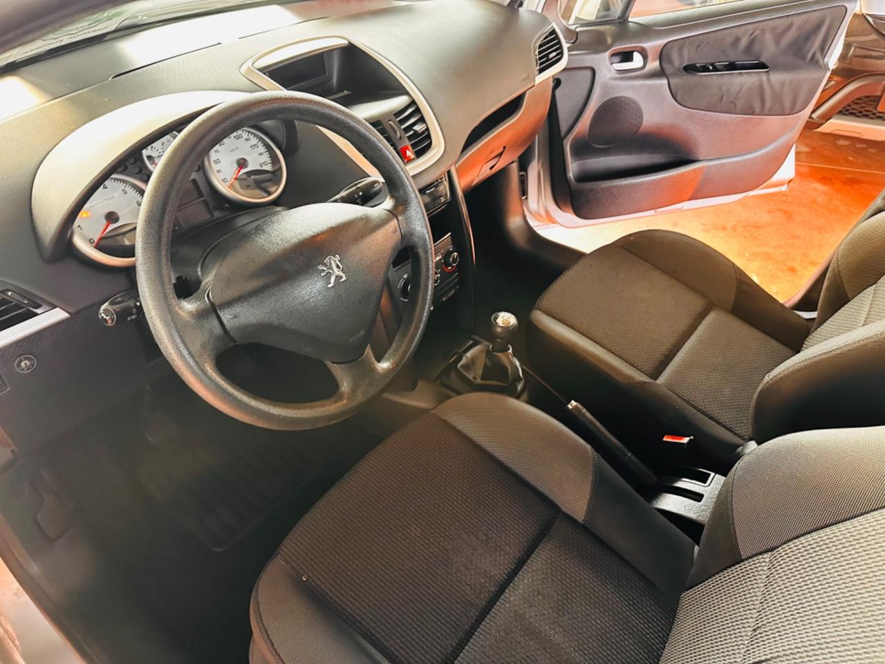 Peugeot 207 1.4 8V 75CV X Line ECO GPL