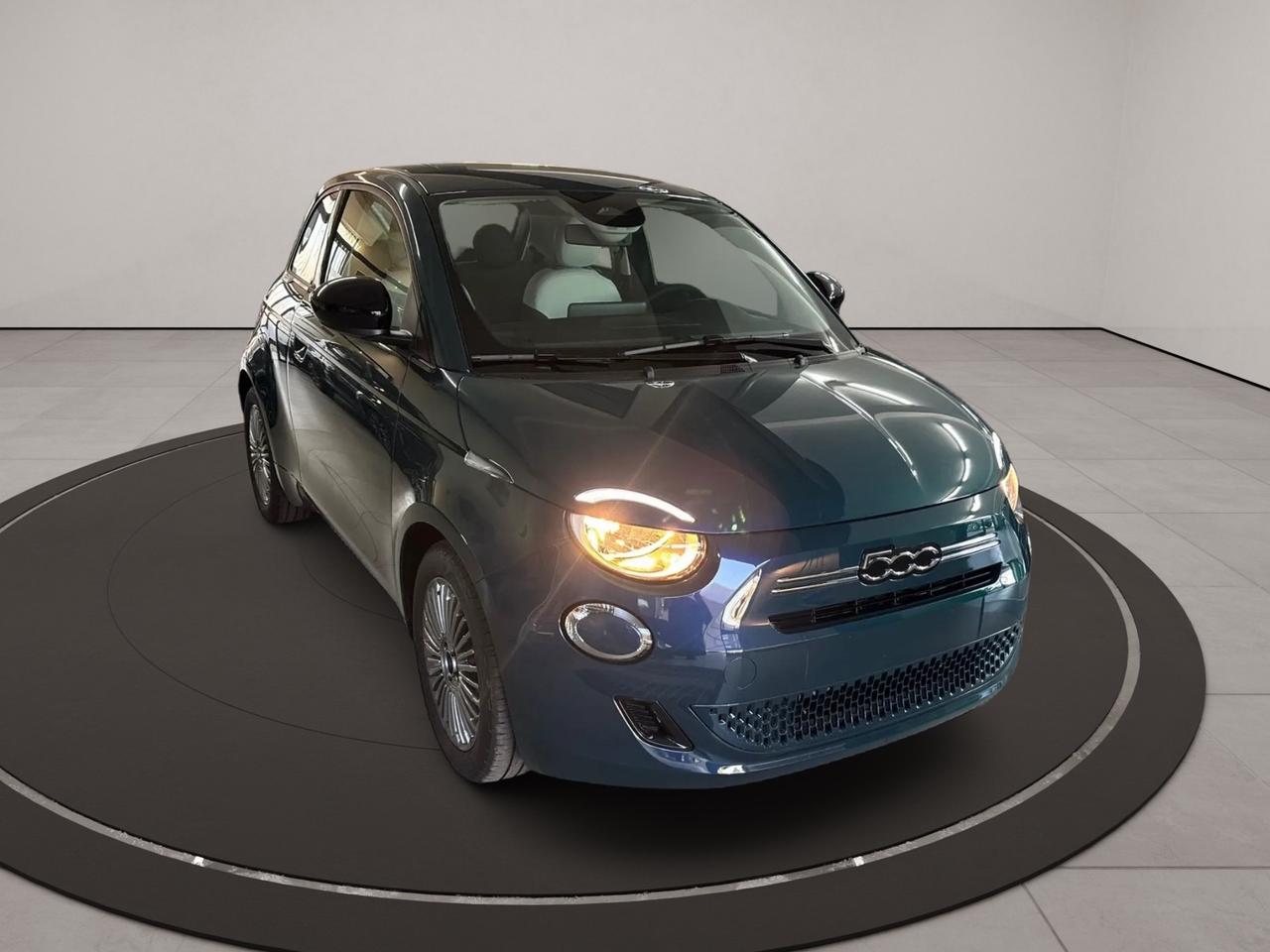Fiat 500 Berlina Hybrid Icon