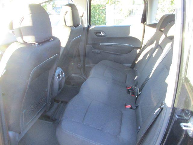 PEUGEOT 3008 1.6 HDi 110CV cambio robotizzato Outdoor