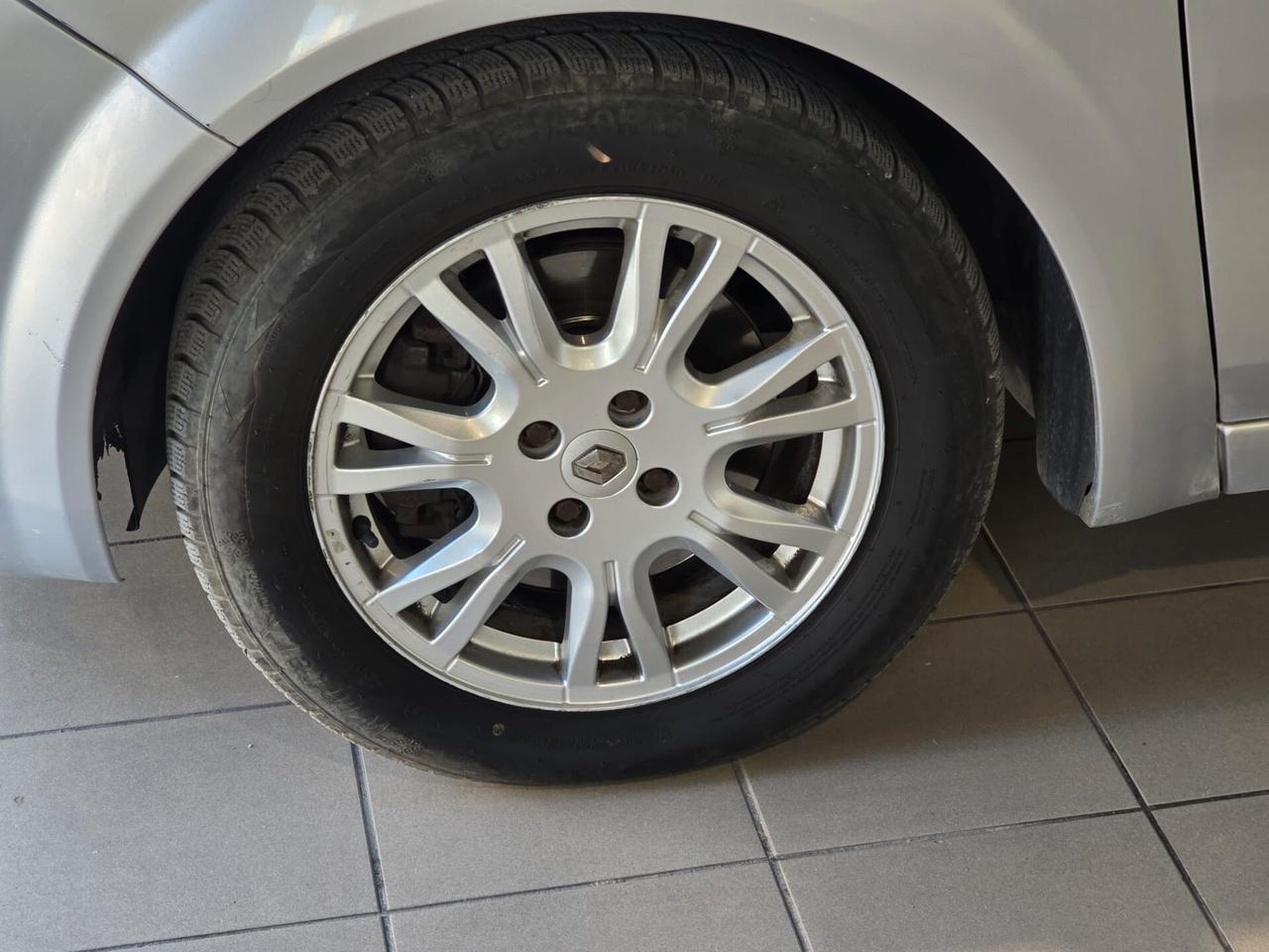 Renault Scenic Grand Scénic 1.9 dCi/130CV PlayStation Portable 7 posti