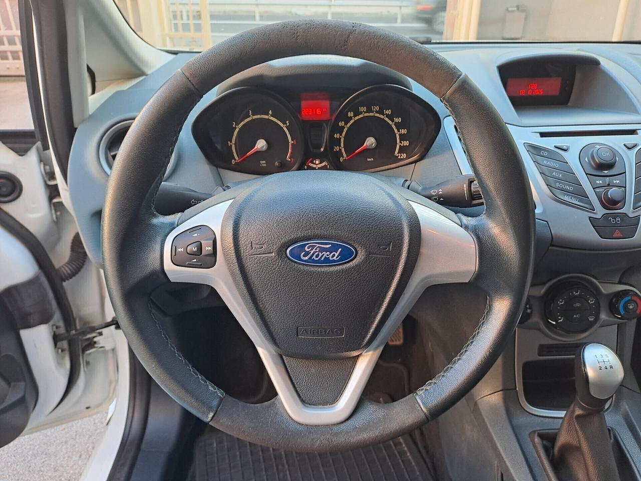 Ford Fiesta 1.4 5 porte Bz.- GPL Titanium