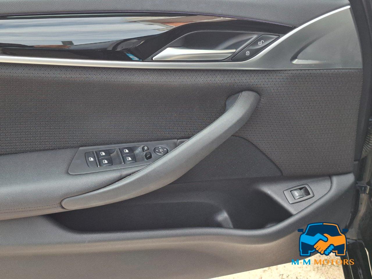 BMW 520 d Touring Luxury doppio treno di gomme