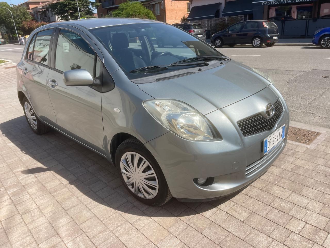 Toyota Yaris 1.3 5 porte