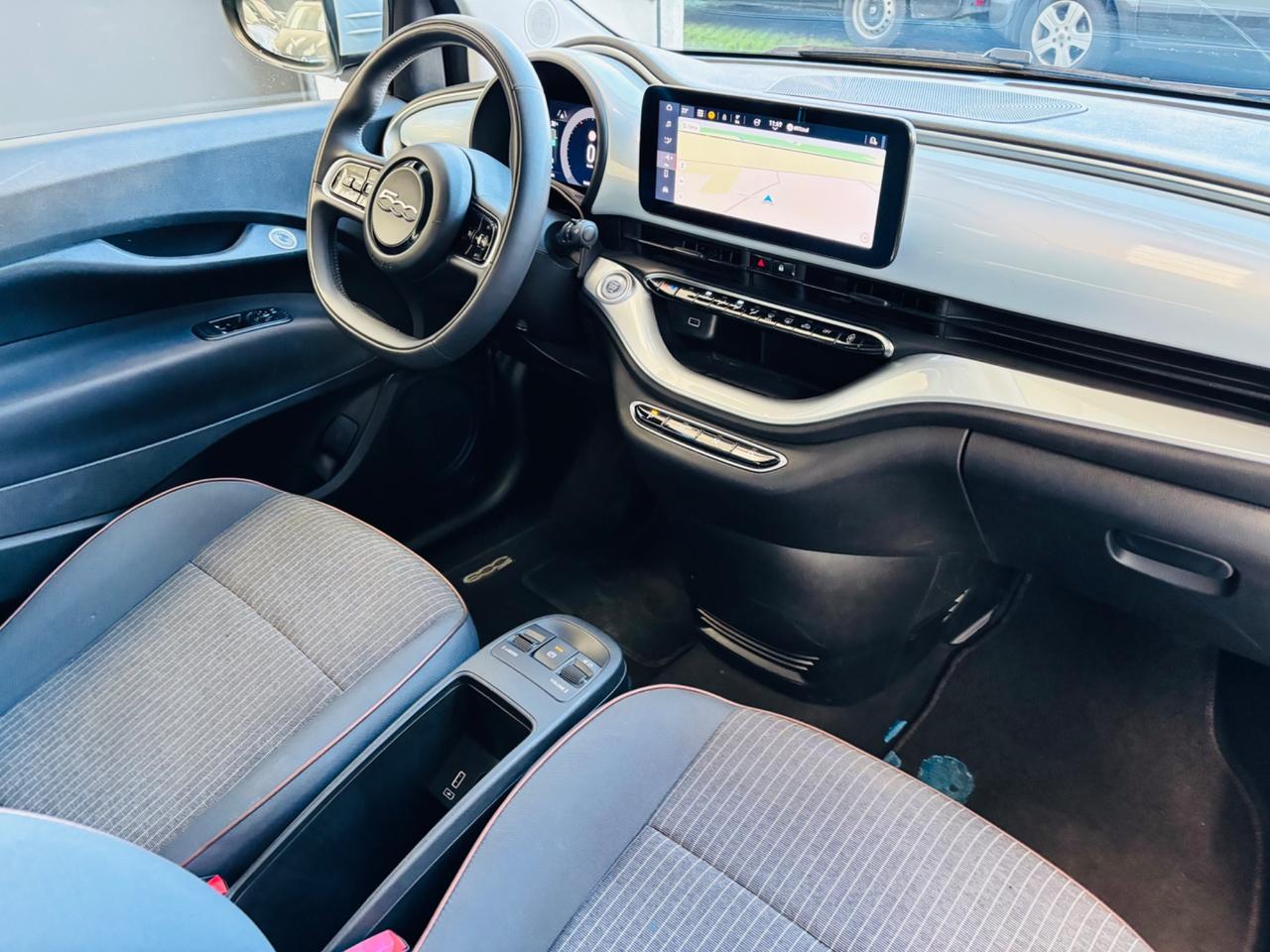 Fiat 500 500e Berlina 42 kWh La Prima