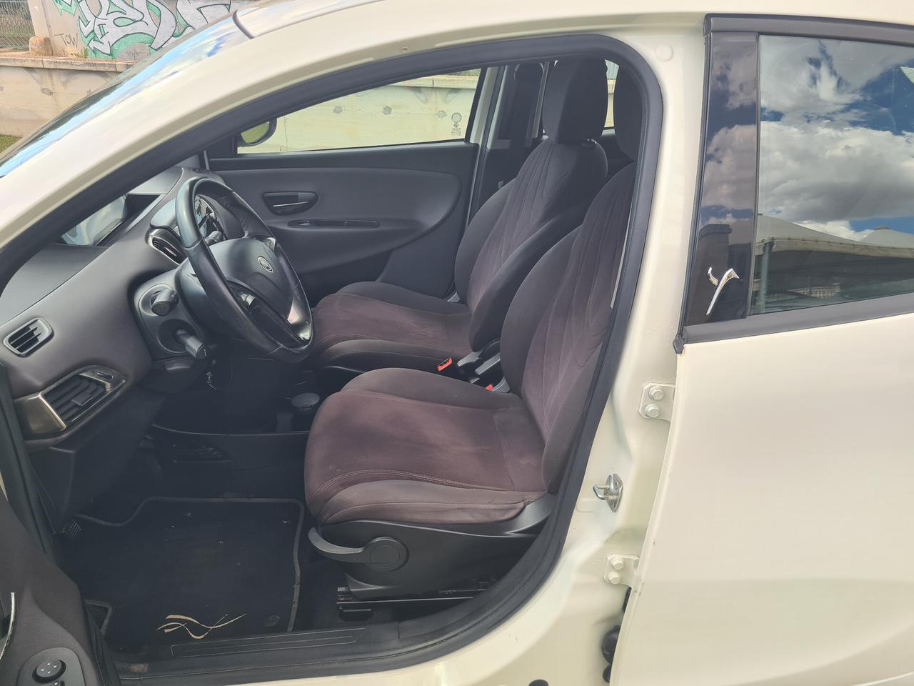 Lancia Ypsilon 1.3 MJT 16V 95 CV Gold 2012 NEOPATENTATI