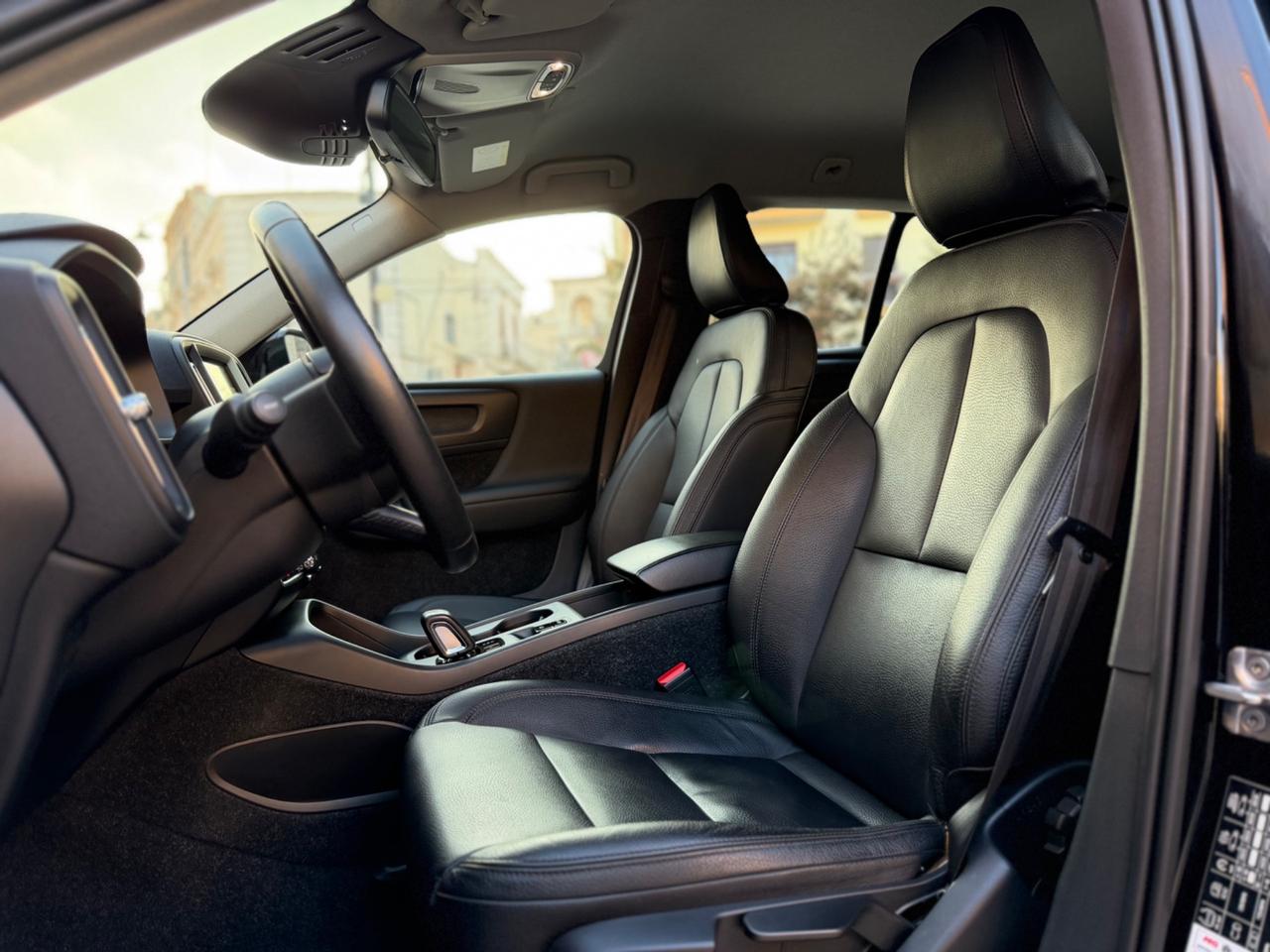 Volvo XC40 D3 R-design 2.0 150 Cv AUTOMATIC LED PELLE