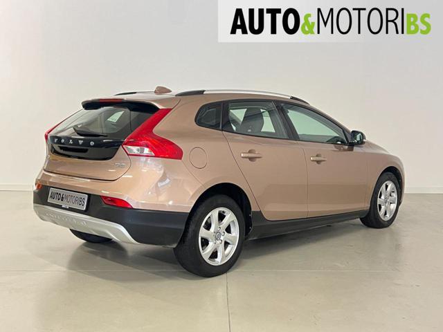 VOLVO V40 Cross Country D2 Momentum