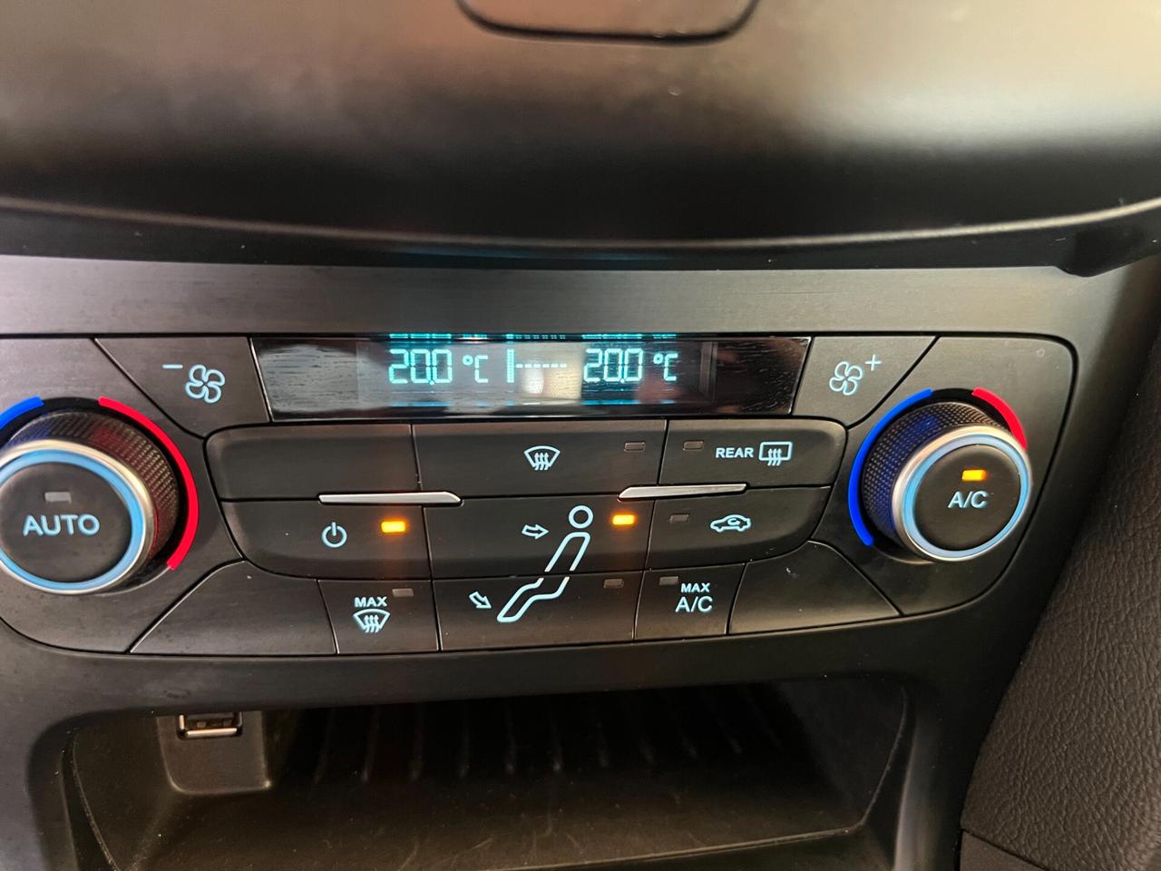 Ford Focus 1.0 EcoBoost 100 CV Start&Stop SW Plus ok neopatentati unico proprietario