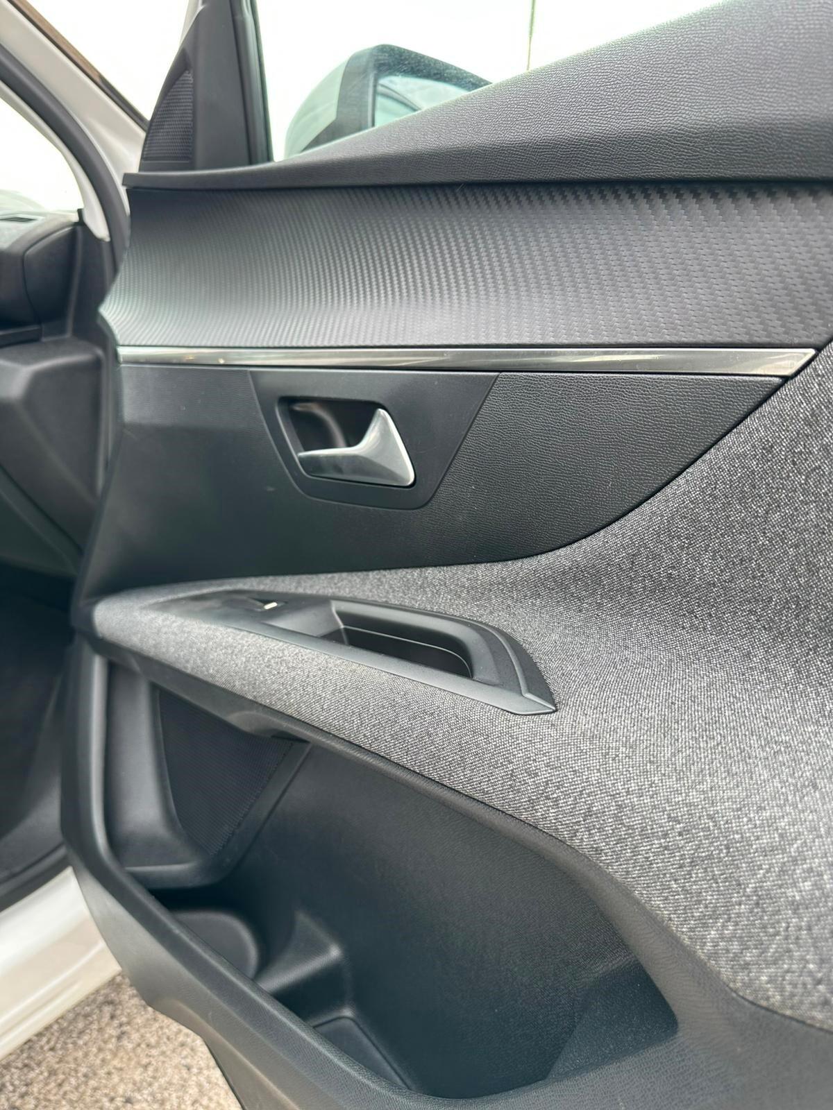 Peugeot 3008 BlueHDi 130 S&S Business