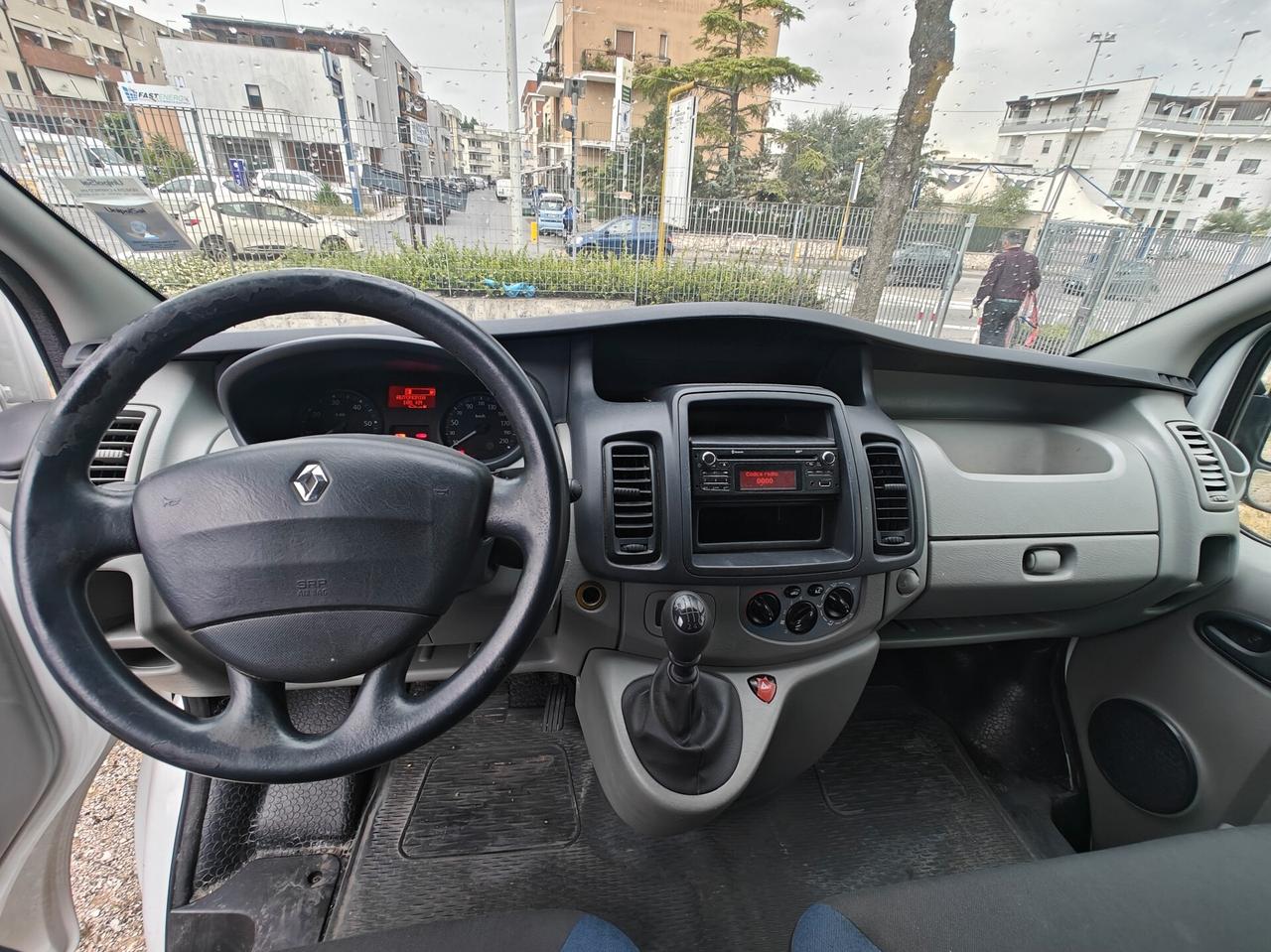 RENAULT TRAFIC 2.0 DIESEL