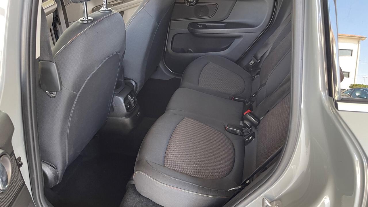 Mini Cooper Countryman 1.5 One D Essential