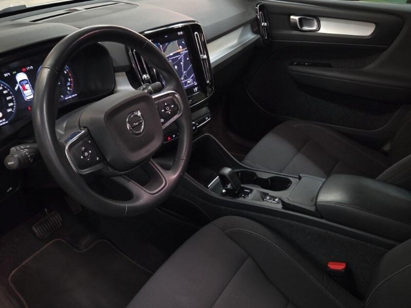 VOLVO XC40 (2017-->) XC40 T3 Geartronic Momentu...