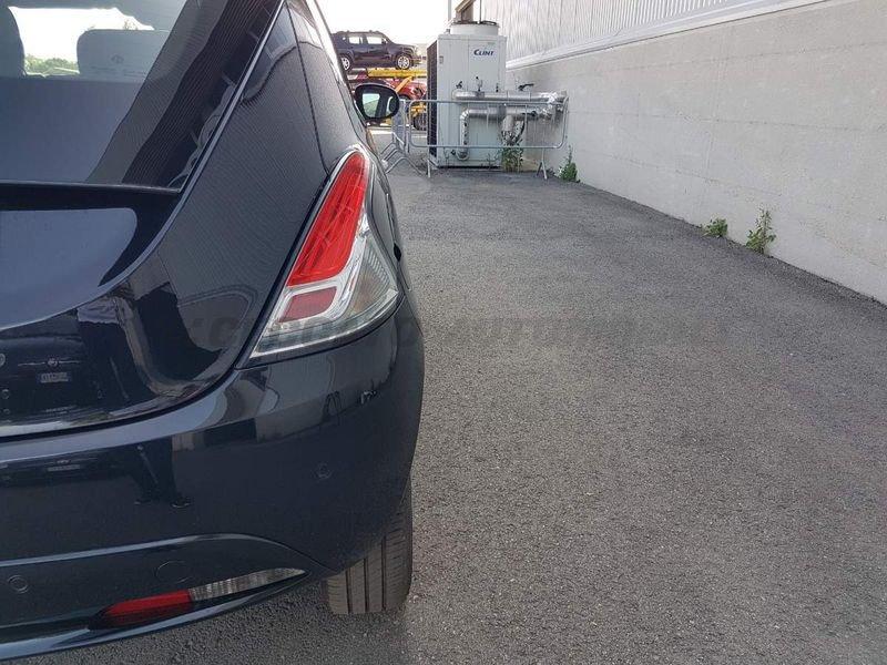 Lancia Ypsilon Ypsilon 1.0 firefly hybrid Platino s&s 70cv