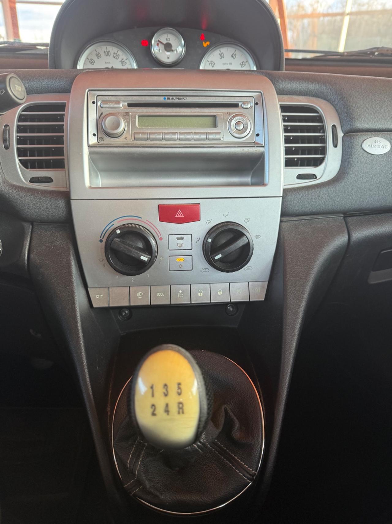 Lancia Ypsilon 1.3 Diesel - Neopatentati