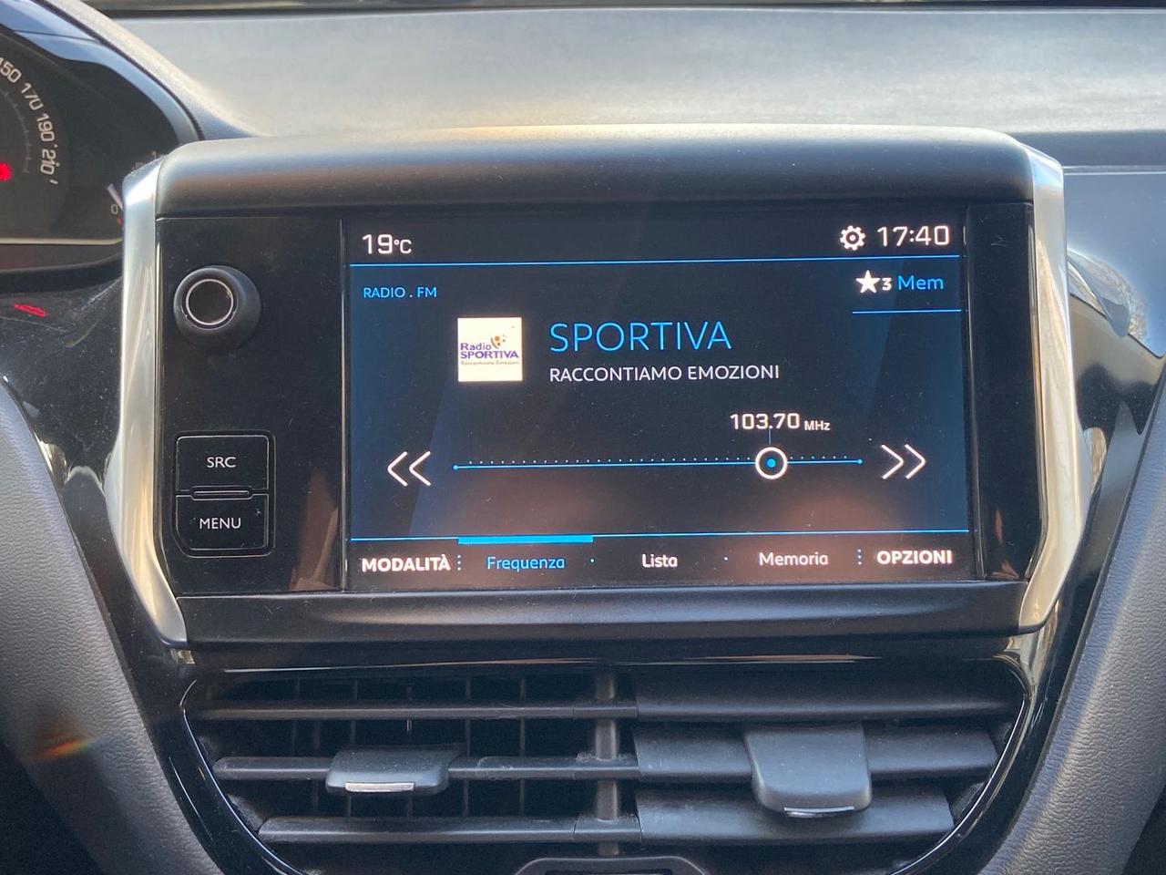 Peugeot 208 Signature 1.2 PureTech #9979