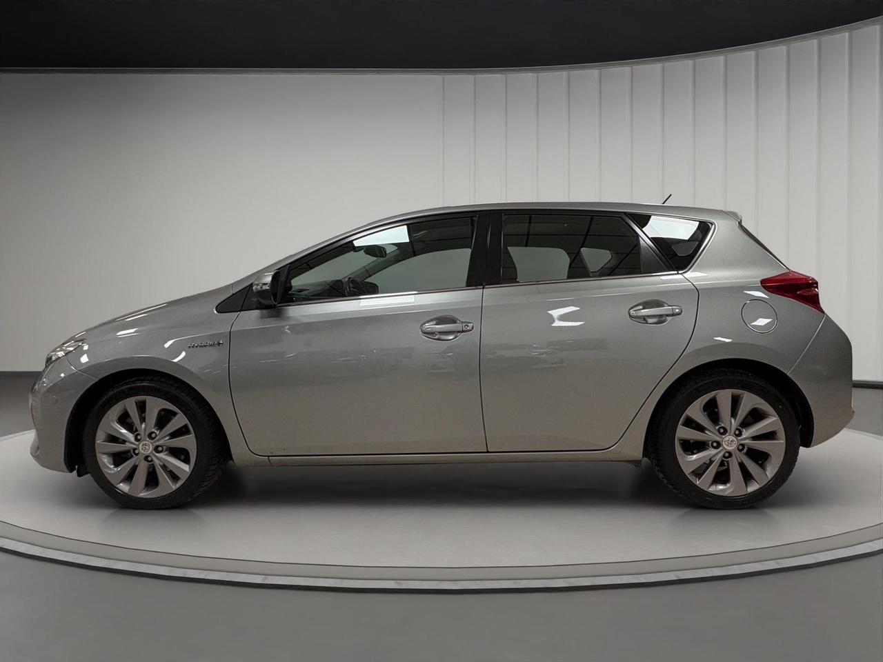 Toyota Auris 5p 1.8h Lounge