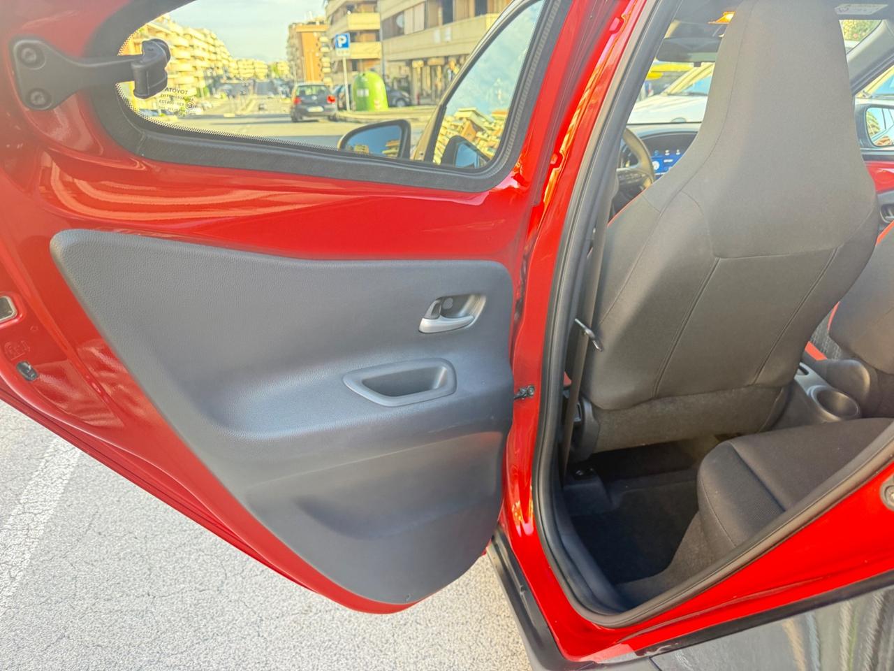 Toyota Aygo X 1.0 VVT-i 72 CV 5 porte Limited LED NAVI KAMERA PDC BLUETOOTH CERCHI 17