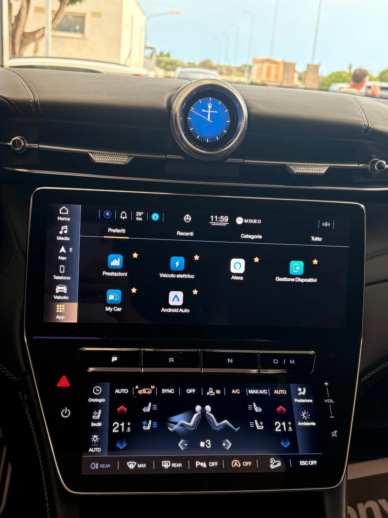 Maserati Grecale 2.0 mhev 330cv(benz/elettrica)modello MODENA con TETTO APRIBILE,VIRTUAL COCKPIT,TELECAMERA,APPLE CAR