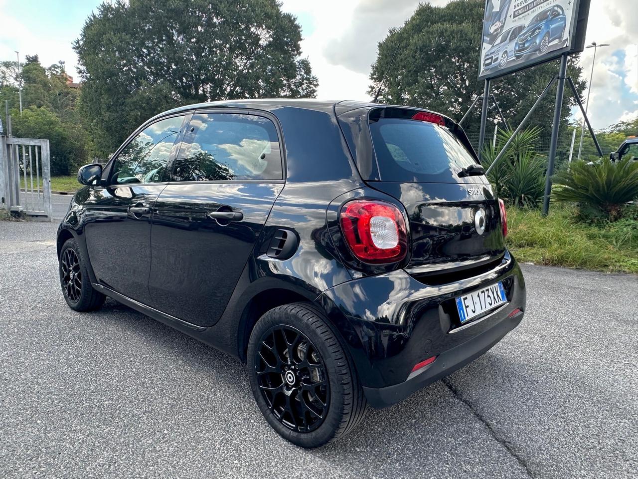 Smart ForFour 70 1.0 twinamic NIGHT EDITION NESSUN OBBLIGO FINANZIARIO PERMUTE GARANZIA